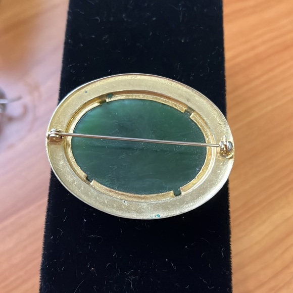 Brooch 2” length and 1.5” wide, unmarked - Picture 5 of 5